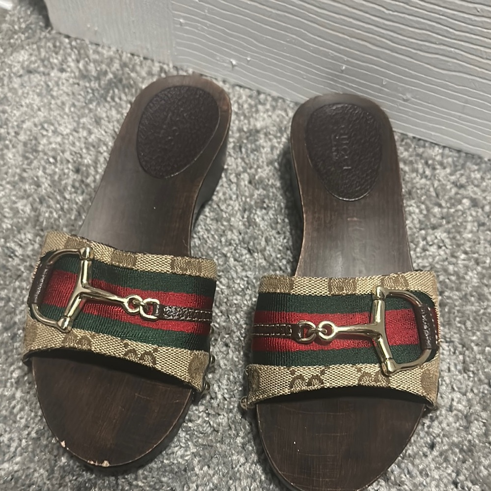 Gucci Tan and Red Slide Sandals